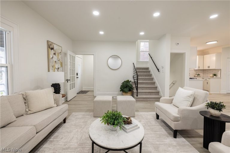 3379 Tullamore Road, Cleveland Heights, OH - Photo 4
