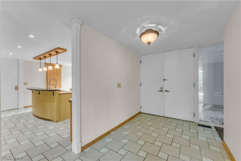 478 Tamiami Trail, Akron, OH - Photo 4
