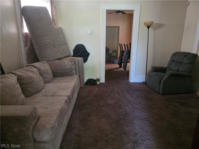 6408 Carl Avenue, Cleveland, OH - Photo 5