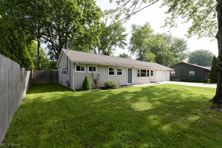 133 Coronado Court, Elyria, OH - Photo 2