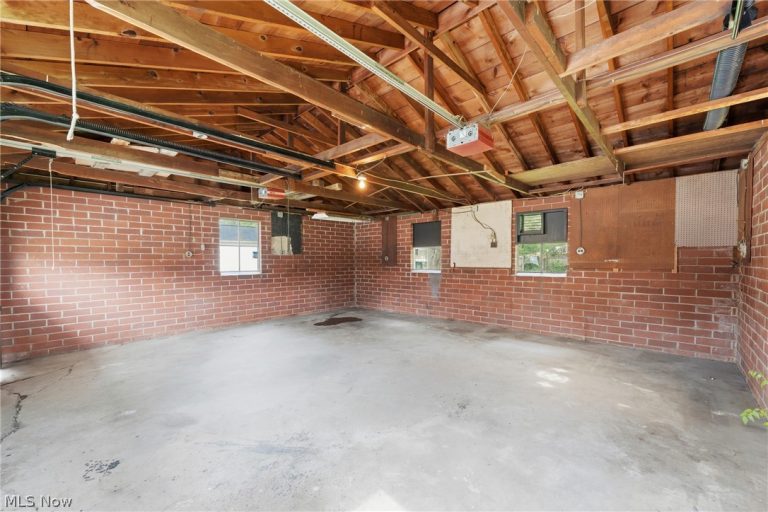 3502 Cleveland Avenue, Canton, OH - Photo 8