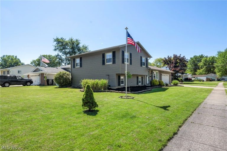 127 Edgefield Drive, Elyria, OH - Photo 4