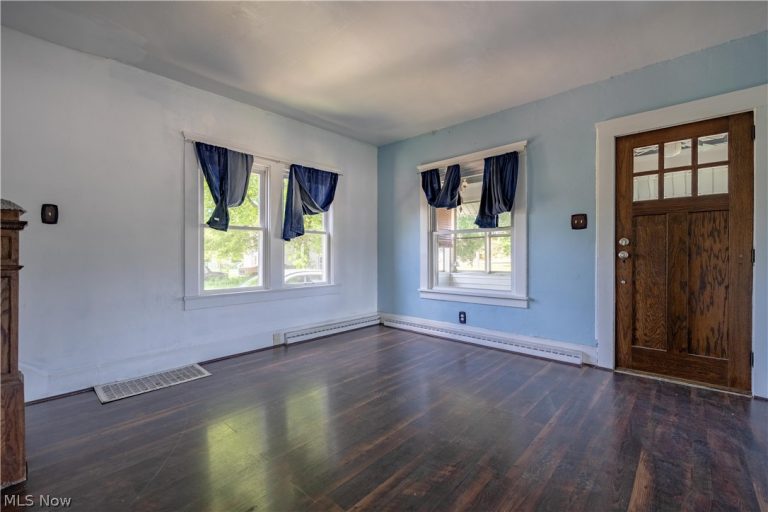 14828 Gaskill Drive, Alliance, OH - Photo 2