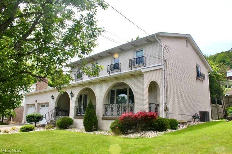 339 Country Club Boulevard, Weirton, WV - Photo 2