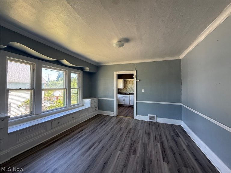 3645 153rd Street #UP, Cleveland, OH - Photo 4