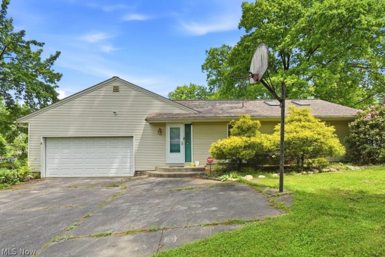 189 Pembroke Road, Akron, OH - Photo 3
