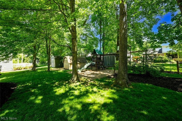 4271 Willow Wood Way, Uniontown, OH - Photo 3