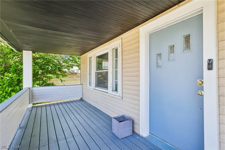 4707 Blythin Road, Garfield Heights, OH - Photo 4