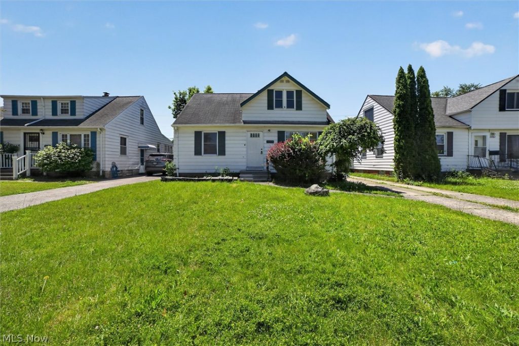 13776 Shady Oak Boulevard, Garfield Heights, OH