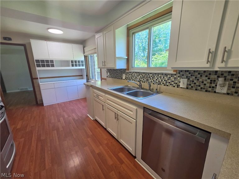 2536 Claver Road, University Heights, OH - Photo 6