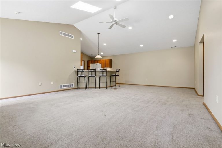 8717 Dublin Ridge Circle, Massillon, OH - Photo 3