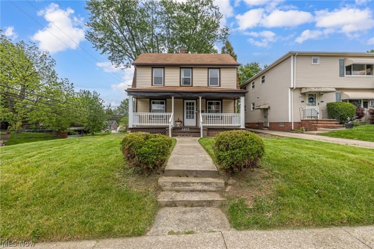 4903 93rd Street, Garfield Heights, OH - Photo 2