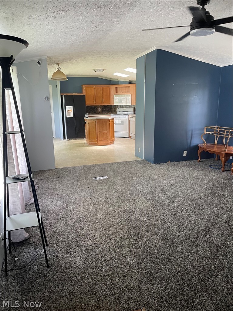 6409 Amanda Lane, Ravenna, OH - Photo 4