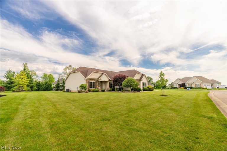 8500 Sandbridge Street, Massillon, OH - Photo 3