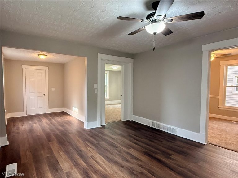 339 Columbus Street, Elyria, OH - Photo 6