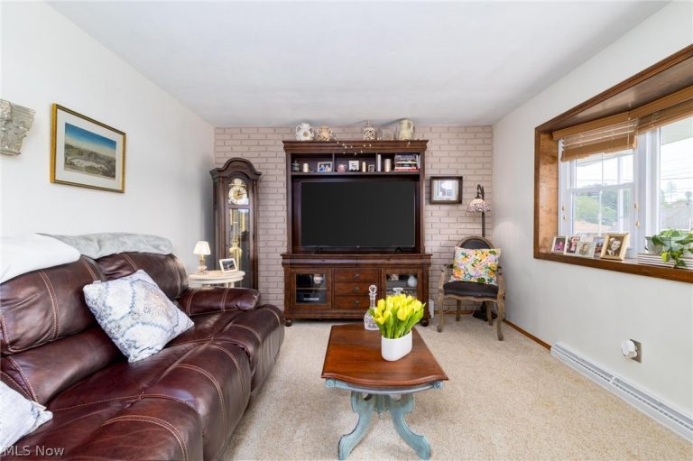 256 Fernwood Avenue, Weirton, WV - Photo 5