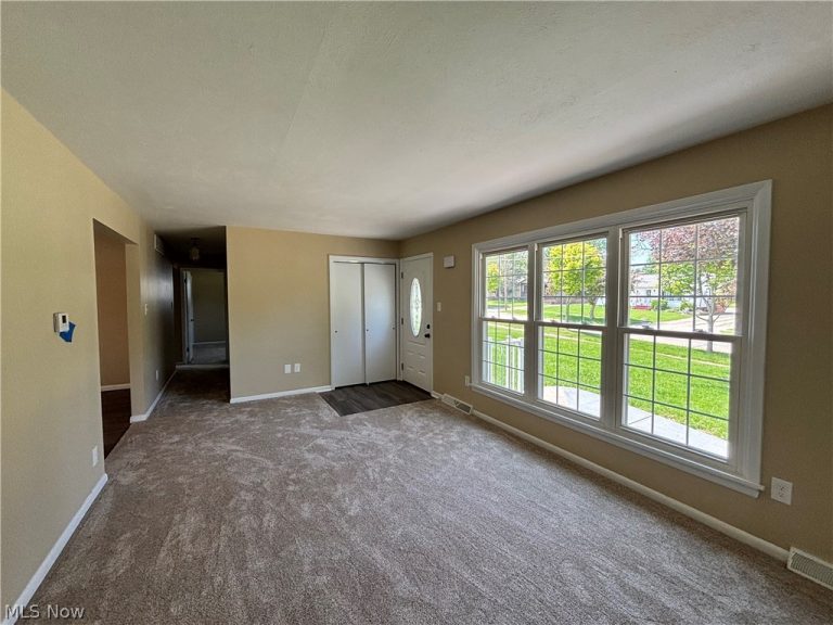 526 Ridge Drive, Medina, OH - Photo 5