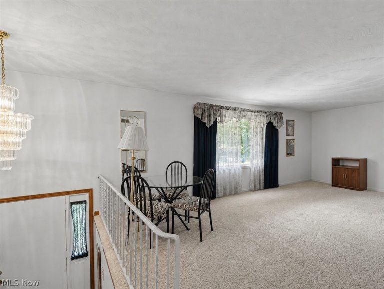 3856 Moonglo Street, Uniontown, OH - Photo 5