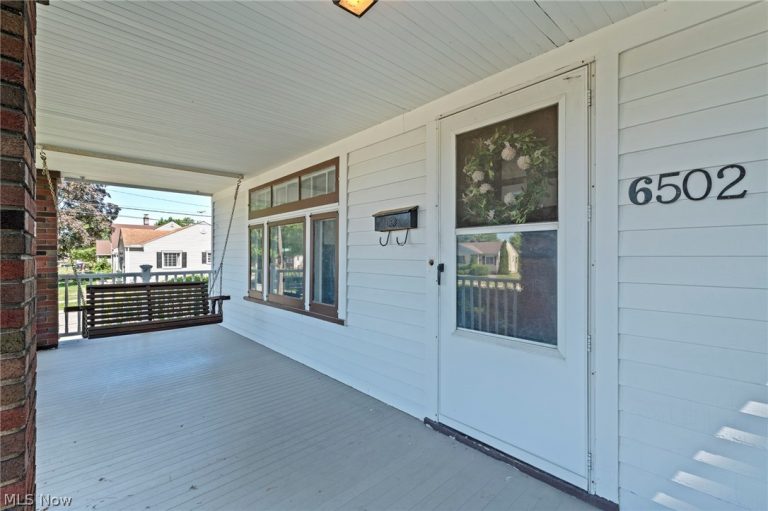 6502 Renwood Drive, Parma, OH - Photo 4
