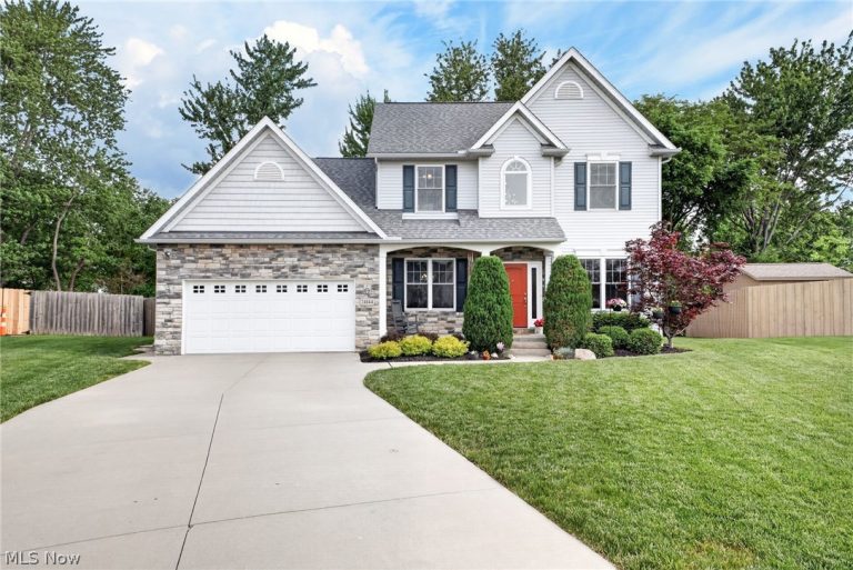 24144 Salzburg Circle, North Olmsted, OH - Photo 3