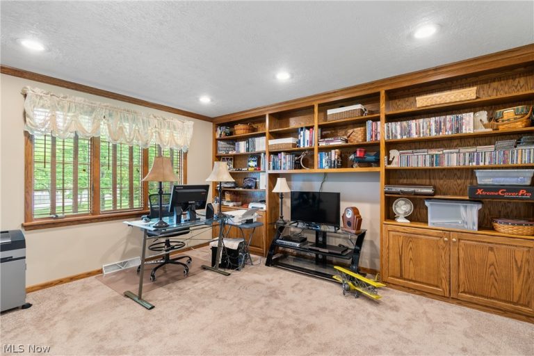939 Genoa Avenue, Massillon, OH - Photo 6