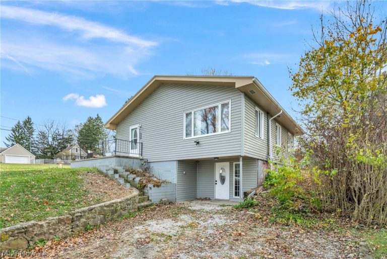 3328 Avis Road, Akron, OH - Photo 2