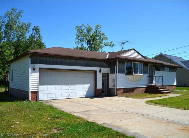 3713 Grafton Road, Brunswick, OH - Photo 2
