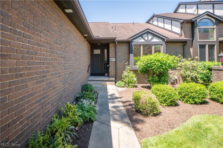117 Brookview Drive, North Canton, OH - Photo 2