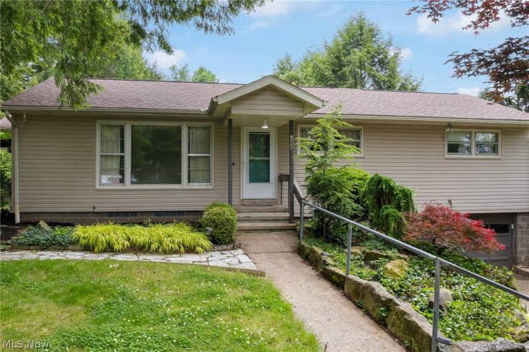1254 Cherry Lane, Uniontown, OH - Photo 4