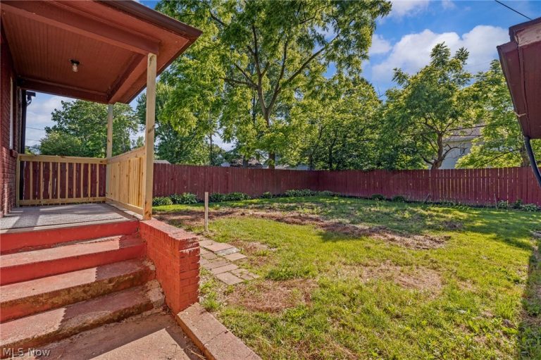 650 Sunset View Drive, Akron, OH - Photo 4