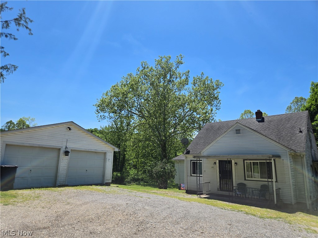 201 Ridgewood Drive, Amsterdam, OH