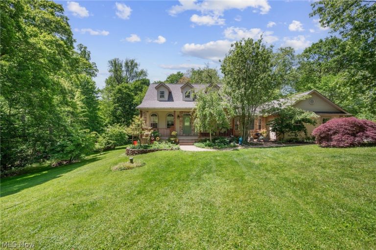 6308 Manchester Road, New Franklin, OH - Photo 2