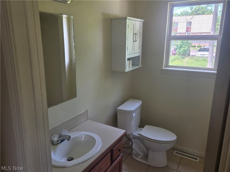 4852 Shadow Oak Drive, Youngstown, OH - Photo 6