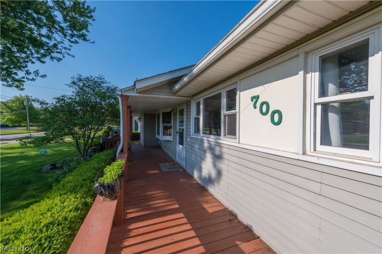 700 Harris Road, Sheffield Lake, OH - Photo 6