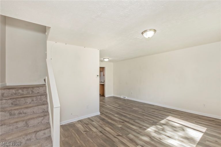 23673 Banbury Circle #13, Warrensville Heights, OH - Photo 5
