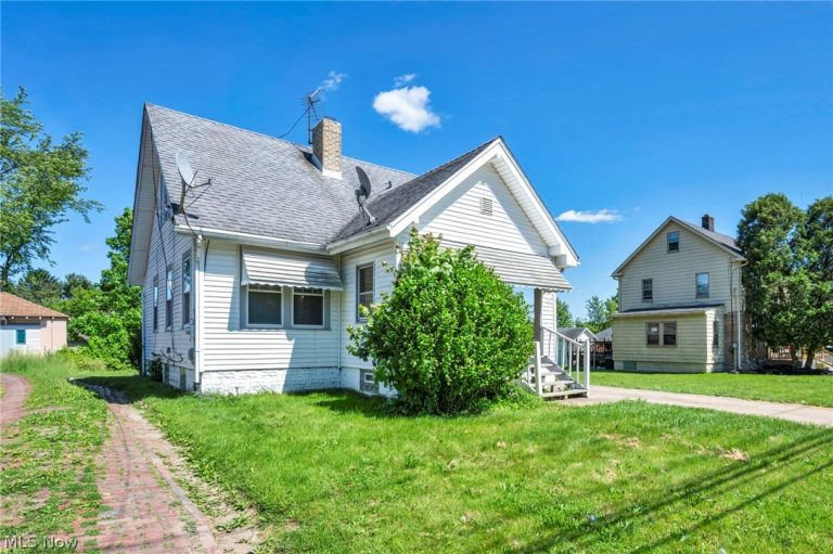 167 Hazelwood Avenue, Youngstown, OH - Photo 2