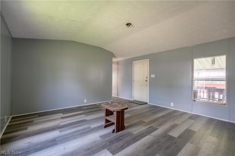 62 Redwood Drive, Beloit, OH - Photo 4