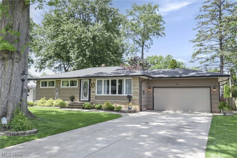 22720 Sycamore Drive, Fairview Park, OH - Photo 3