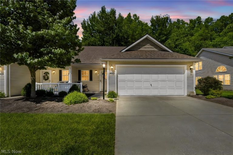 7618 Willow Woods Drive, North Olmsted, OH - Photo 2
