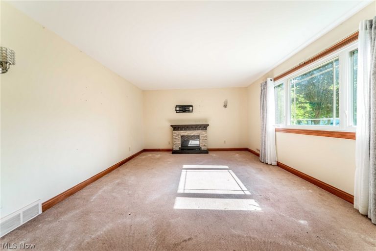 563 Louis Drive, Berea, OH - Photo 5