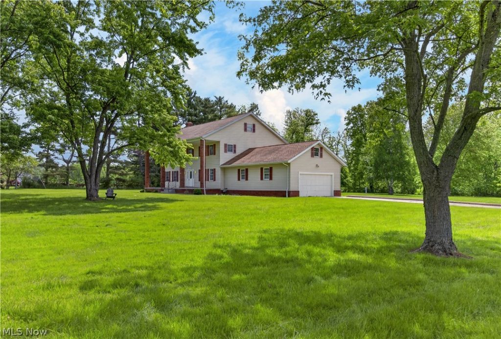 16519 Albion Road, Strongsville, OH