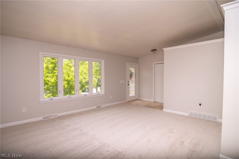 120 Windermere Drive, St Clairsville, OH - Photo 4