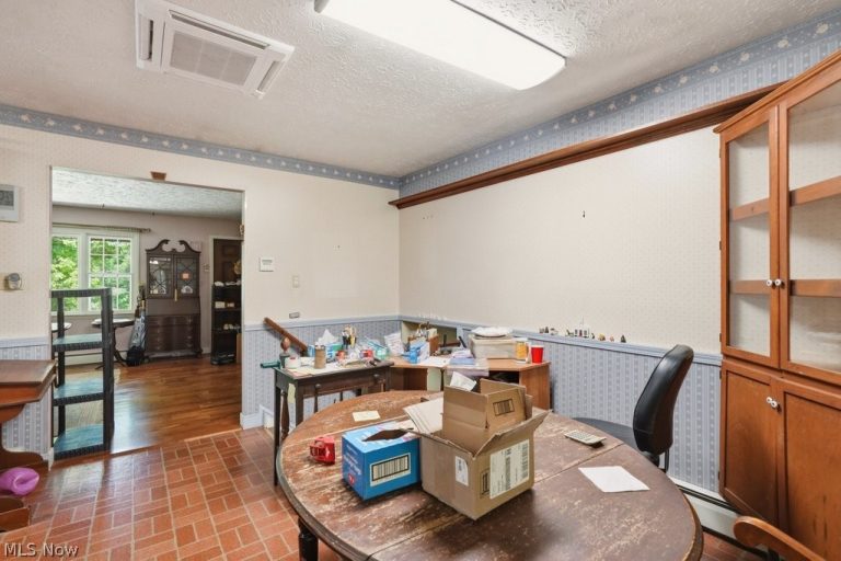 16203 Mock Road, Berlin Center, OH - Photo 6
