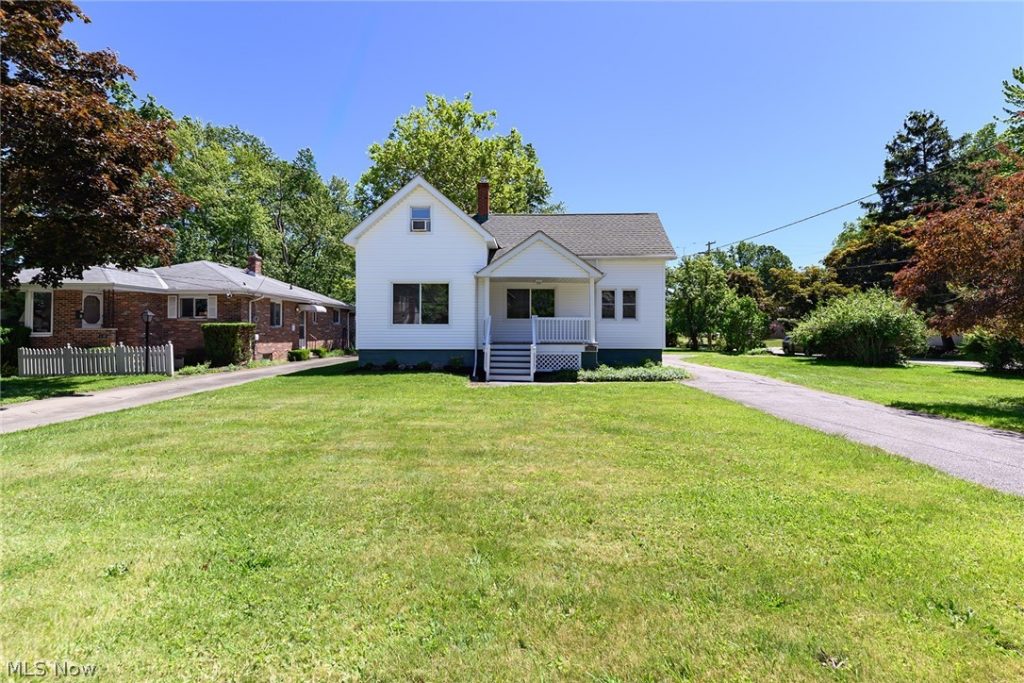 3213 Clague Road, North Olmsted, OH