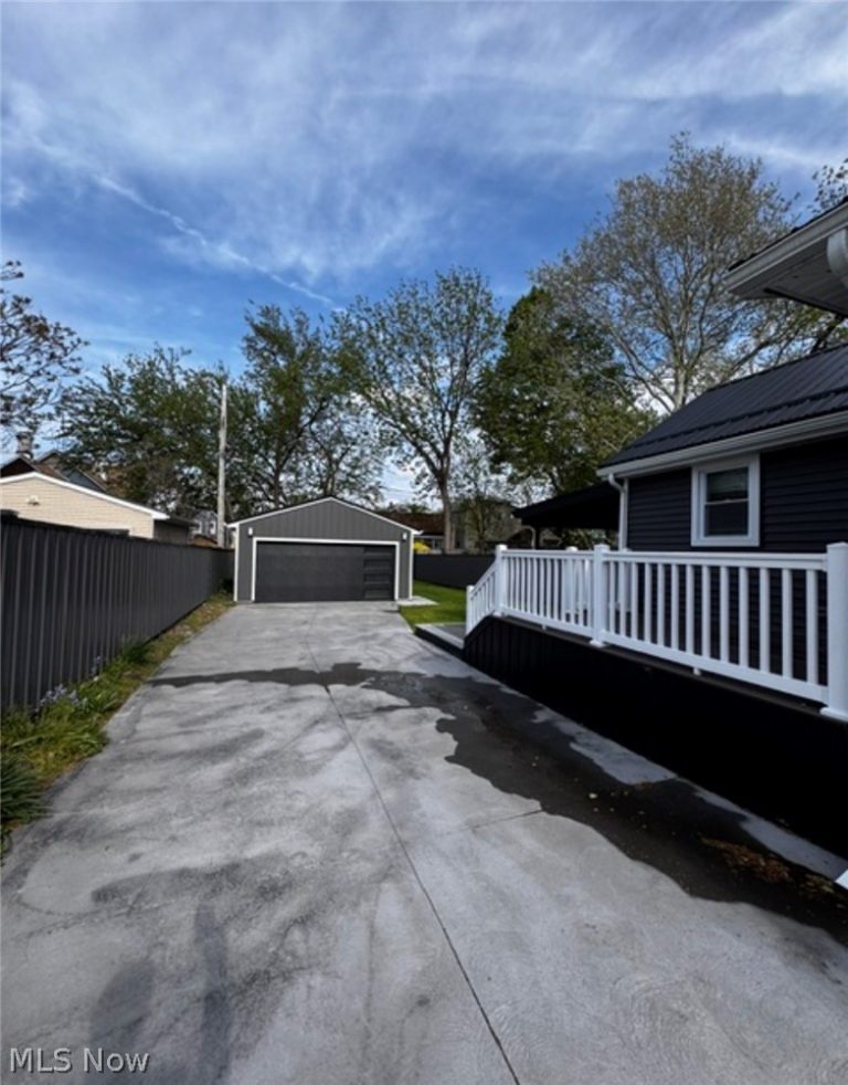 1439 52nd Street, Cleveland, OH - Photo 3
