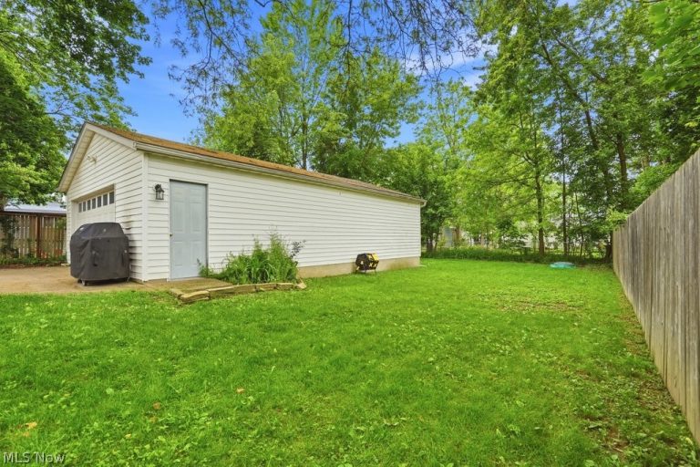 608 Chestnut Boulevard, Cuyahoga Falls, OH - Photo 4