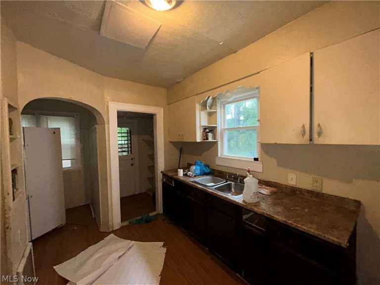 1315 143rd Street, East Cleveland, OH - Photo 6