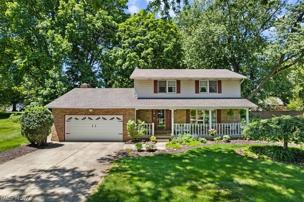 2438 Lyndon Drive, Green, OH