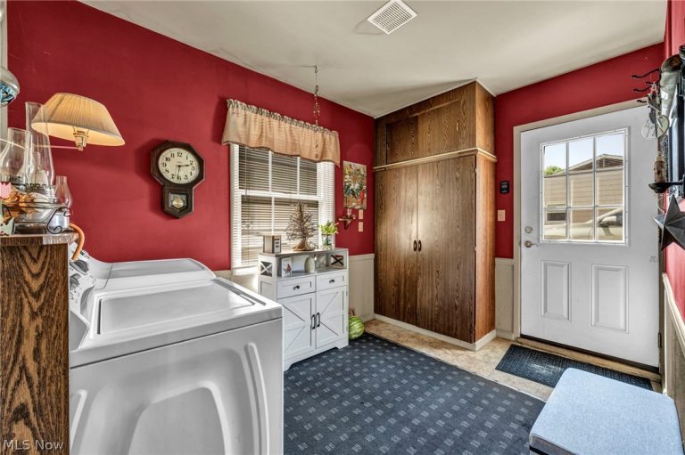 683 Lucille Drive, Elyria, OH - Photo 5