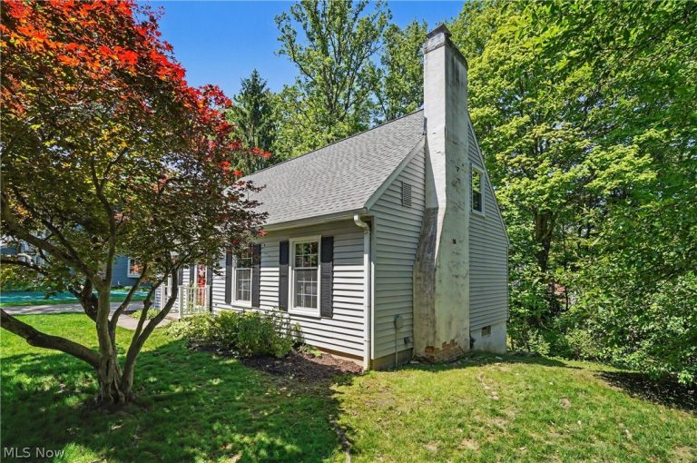 2920 Carters Grove Road, Cuyahoga Falls, OH - Photo 8